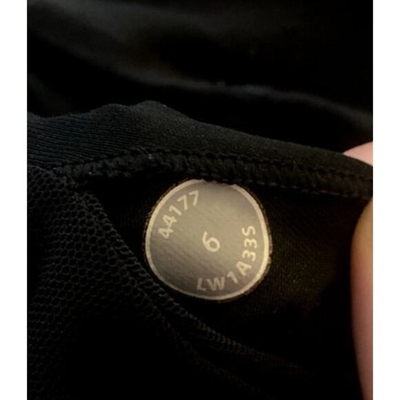 Lululemon Scoop Me Up Tank in Black size 6 - Picture 4 of 4